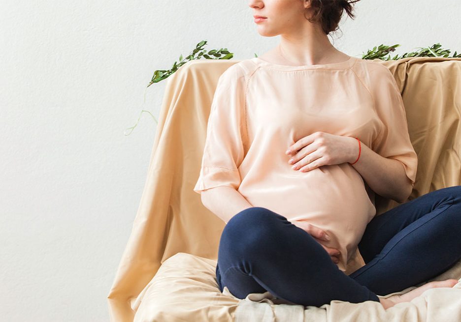 Pregnant_woman_jeans Preparing for prenatal yoga